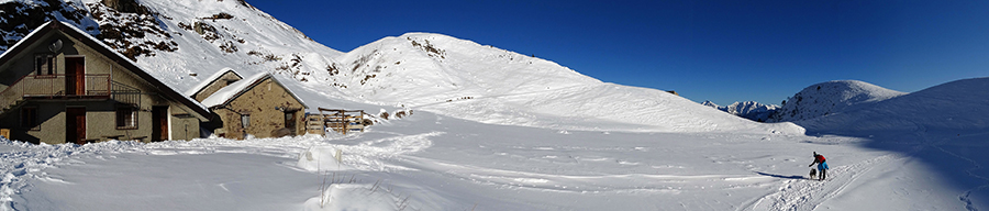 Nella conca innevata della Casera Foppa (1750 m)