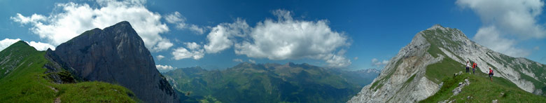 Al Passo del Re (1996 m.) tra Cima Valmora e Cima del Fop