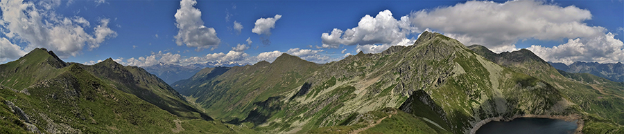 Dal Passo di Valcervia panoramica ad ampio raggio