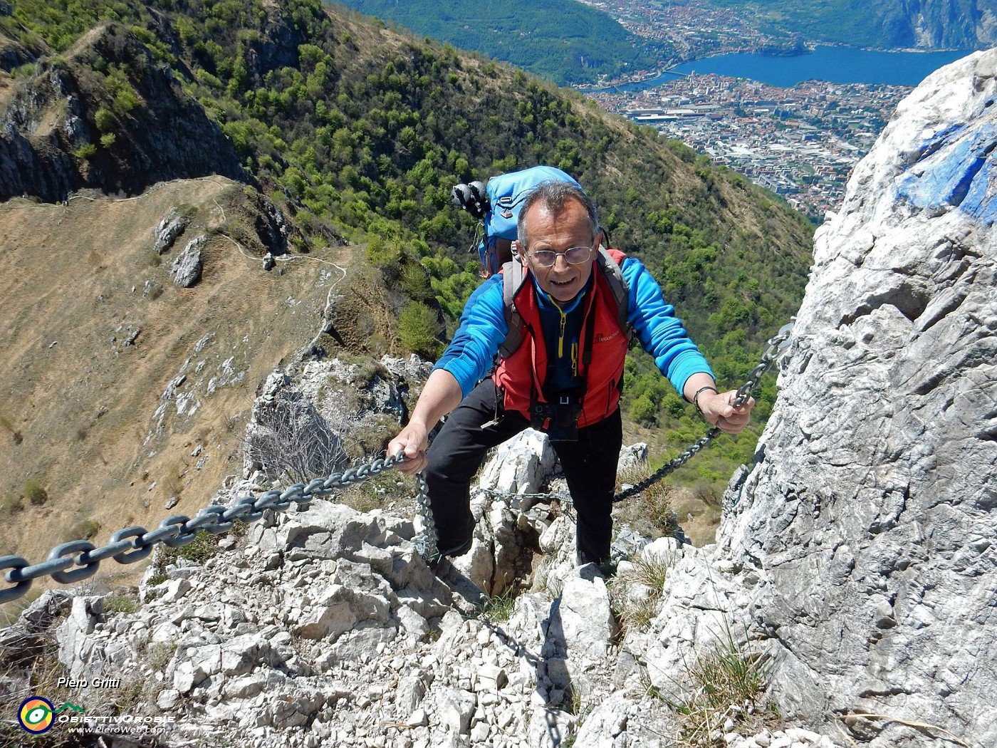 53-Il-sentiero-attrezzato-si-impenna.jpg