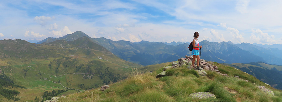 Salendo alla cima del Mincucco bella vista verso il monte el la valle di Ponteranica