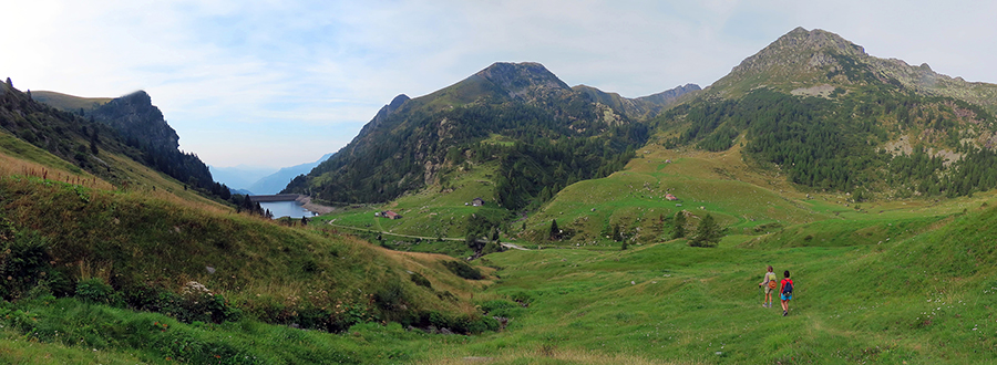 Scendiamo al piano del Lago di Valmora da dove saliremo al Mincucco