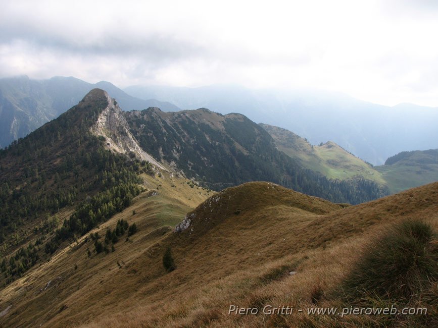 22_passomontecolle_badile.jpg - 26 - Il Passo di Monte Colle (mt. 1938) e il Pizzo Badile (mt. 2044) visti dal sentiero per il Monte Secco