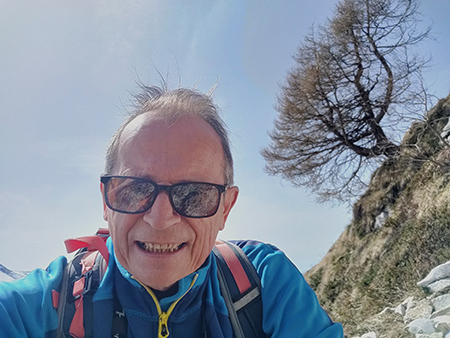 Al Rifugio Capanna 2000 ad anello: neve in scioglimento, fiori in crescita ! 30apr24- FOTOGALLERY