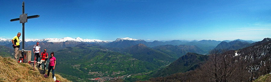 Panoramica alla croce del Pizzo Grande del Sornadello (1550 m.)