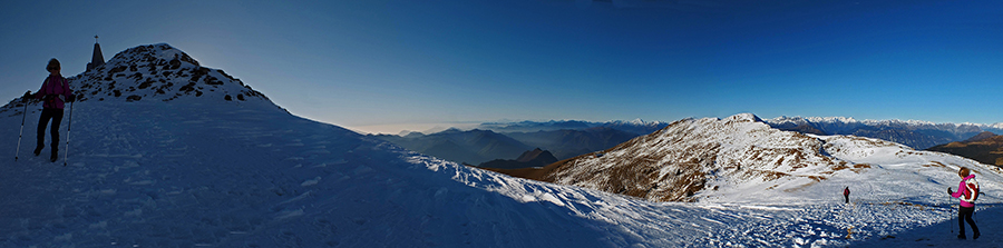 In discesa dal Monte Guglielmo al Rif. Almici