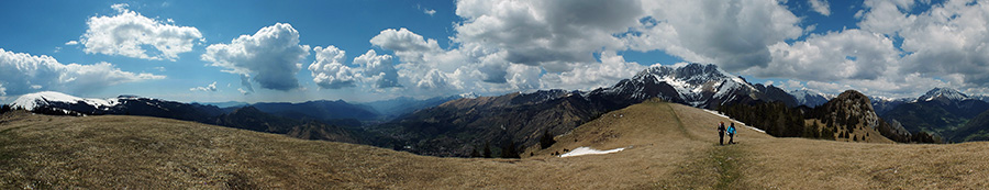 Panorama dal crinale Monti Scanapà e Lantana verso alta Valle Seriana e Val di Scalve