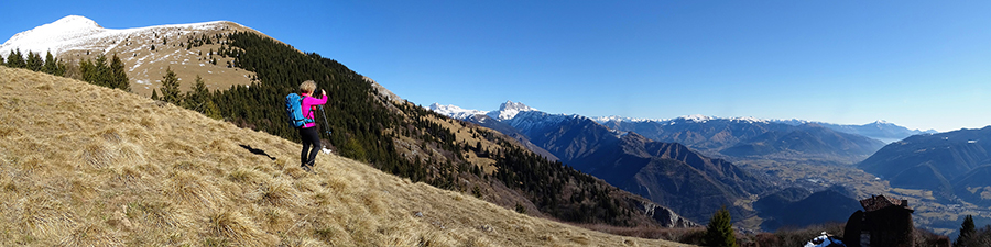 Dal roccolo del Monte Alino panorama verso Cima Vaccaro e l'alta Val Seriana