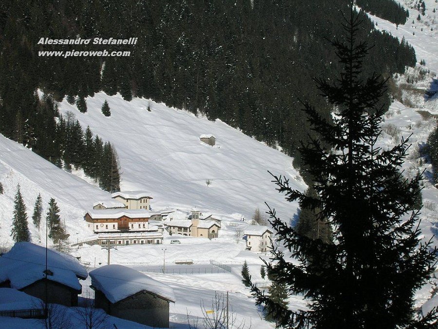 Salita Con Ciaspole A Ca San Marco Da Localita Castello Di Mezzoldo Con Un Mare Di Neve Il 14 Febb 09 Slavine E Danni Alle Linee Elettriche 06 Rif Madonna Delle Nevi