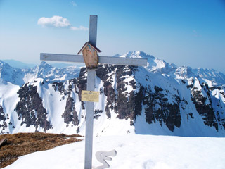 Escursione ad anello Carona > Rif. L. Gemelli > M. Farno 2506 m il23 aprile 09- FOTOGALLERY